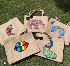 Kanat Desenli Çanta